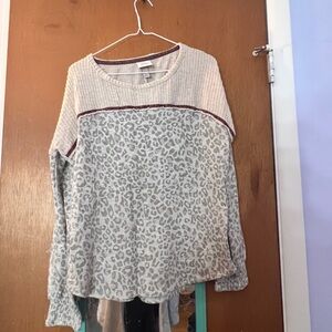 Knox Rose Gray Leopard Print Top